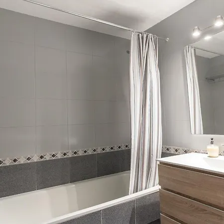 Acogedor En Camp Nou Apartamento *